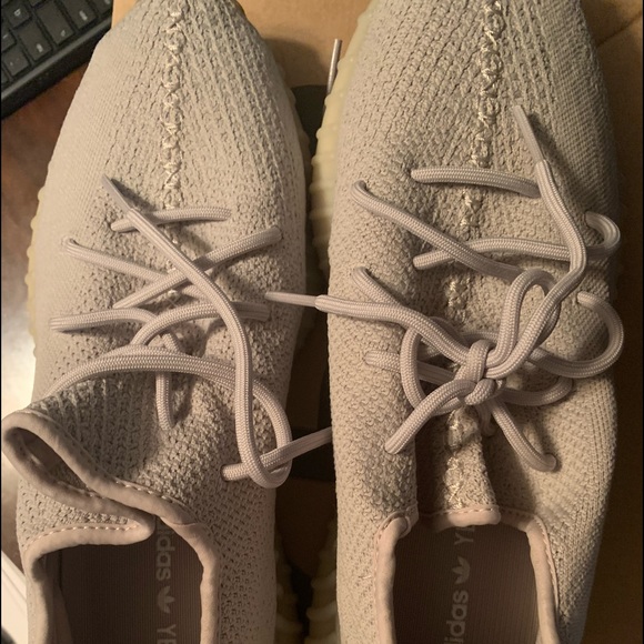 Yeezy boost 350 V2 - Picture 1 of 3